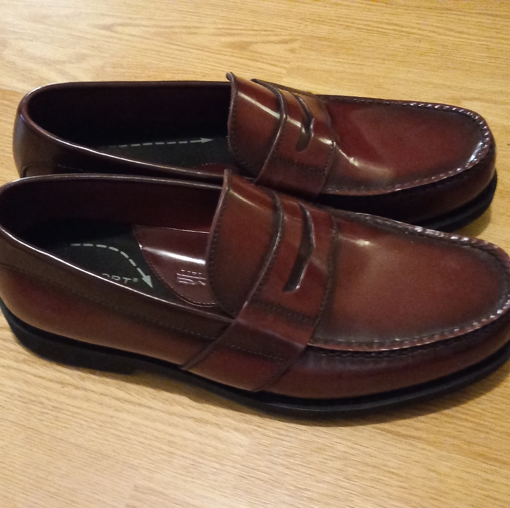 Rockport Size 10 1/2 Wide
